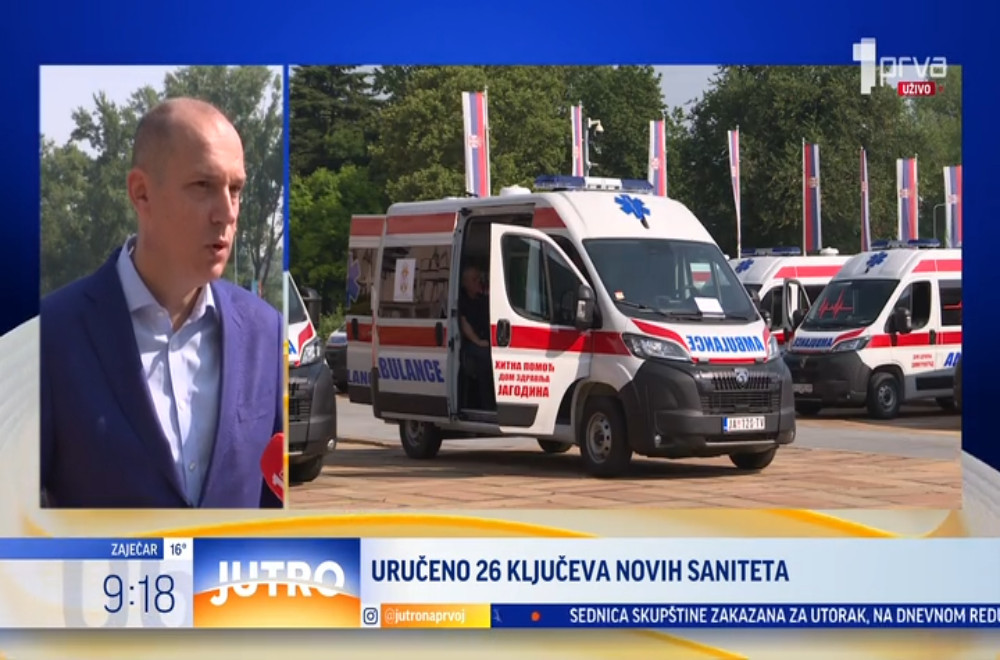Ministar zdravlja Zlatibor Lončar uručio ključeve novih sanitetskih vozila