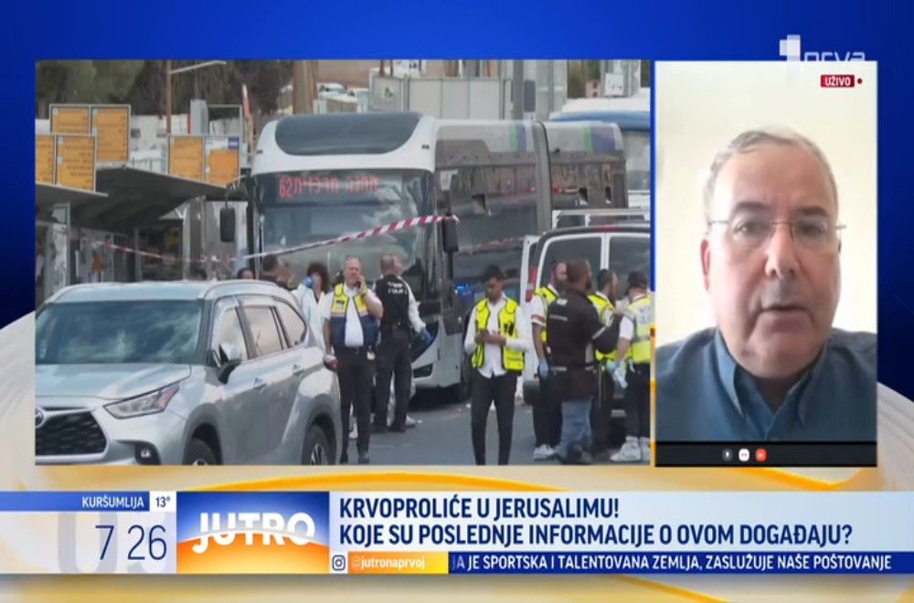 Najmanje šest osoba je ubijeno, a dvadeset povređeno u napadu na autobus na ulazu u Jerusalim