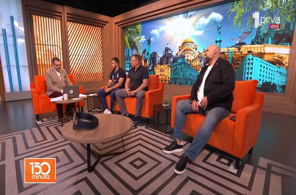 Aleksandar Komarov osvojio je istorijsku titulu i ušao u anale rvačkog sporta