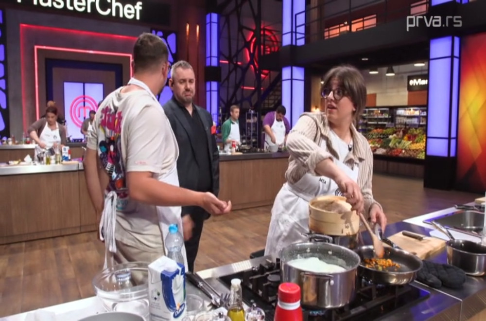 Takmičar probao SIROVE žablje batake