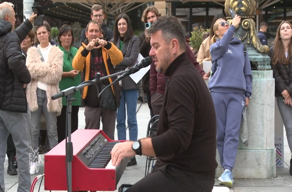 Boris Režak nastupao na trgu!