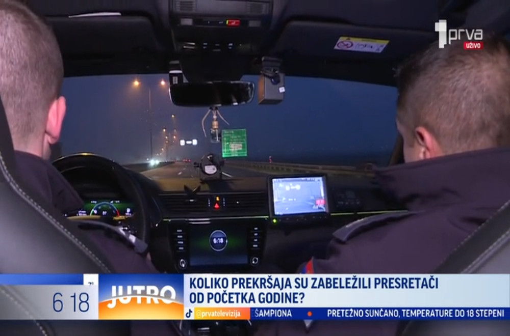 Iz vozila presretača javlja nam se naša Milica Savić