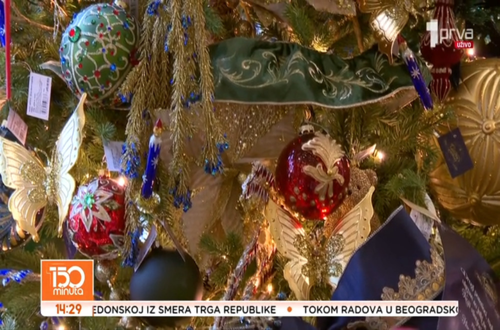 Istraživanje pokazuje da rano kićenje jelke može da podigne nivo sreće