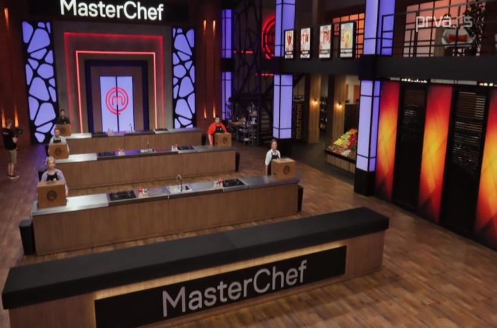 Pogledajte šta su takmičari zatekli ispod KUTIJE IZNENAĐENJA