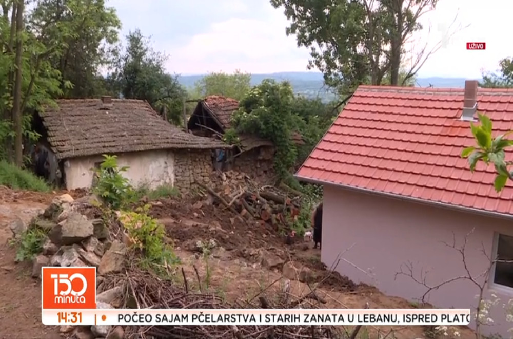 Sestre koje su živele sa životinjama u štali dobile su novu kuću