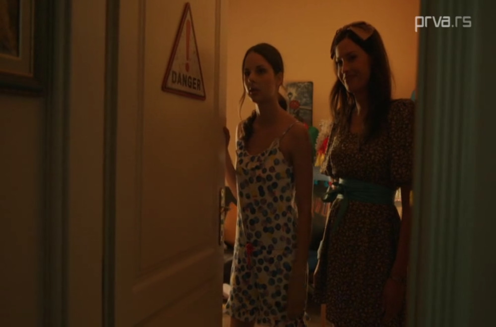 Dadilja sa sela - 2. epizoda: Viktorija nije zadovoljna zbog Micinog zbližavanja sa porodicom