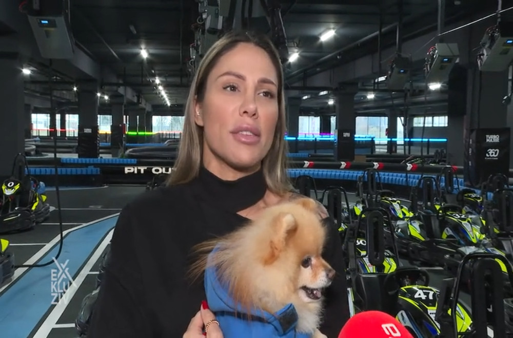 Sandra Afrika neustrašiva za volanom!