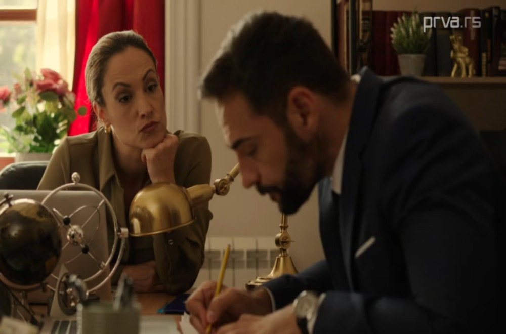 Dadilja sa sela - 6. epizoda: Viktorija i Mica otkrivaju da Konstantin ima tajne večernje izlaske