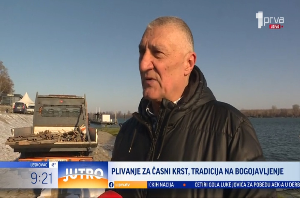 Koliko učesnika se prijavilo za plivanje za časni krst?