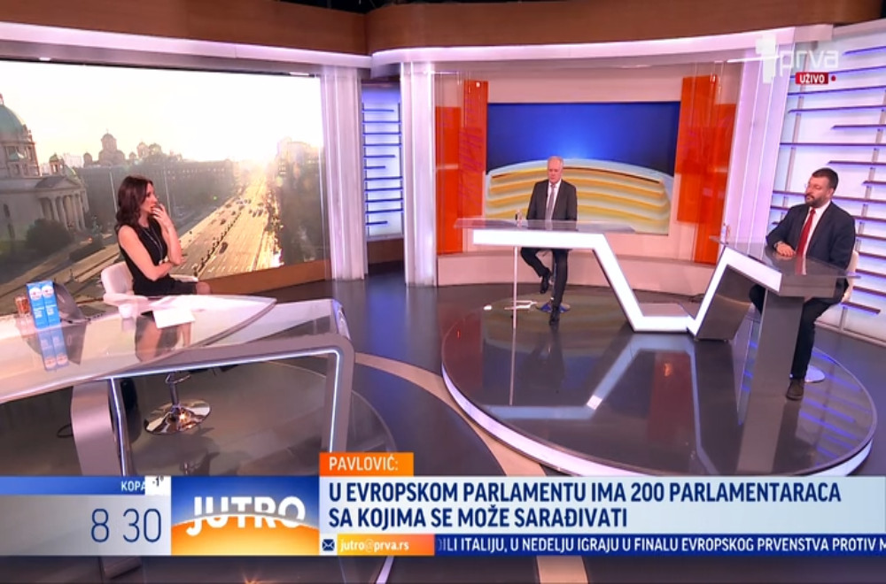 Prelistavanje štampe sa Čedomirom Antićem i Brankom Pavlovićem