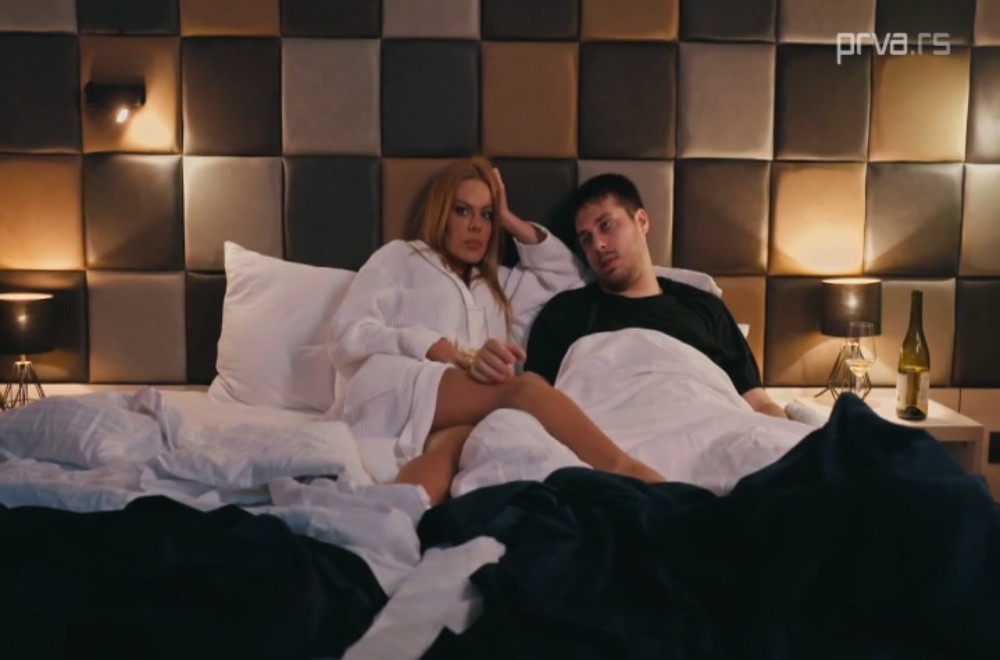 Igra sudbine - 1678. epizoda: "Stvarno si prava muška svinja"