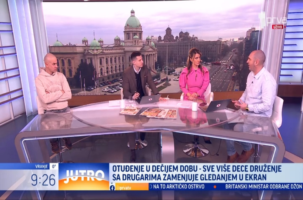 Sve više dece sport i druženje menja za "druženje" sa mobilnim telefonom – koje su posledice?