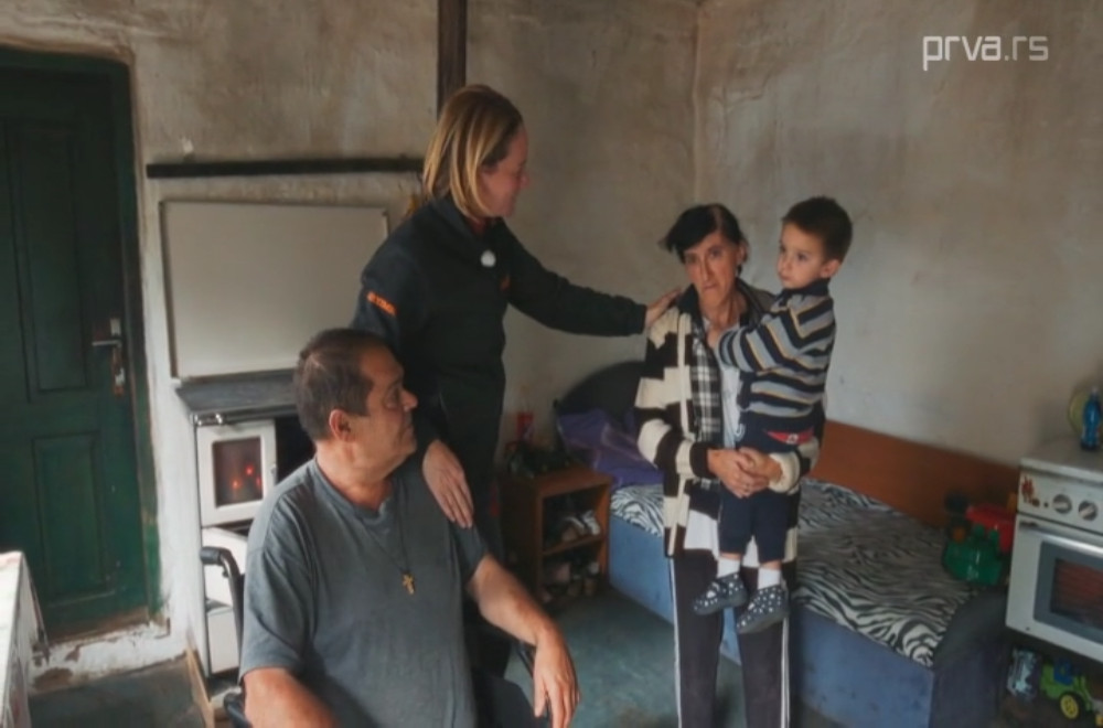 Radna akcija sa Tamarom - 10. sezona, 1. epizoda: Porodica Janjićijević dobija novi dom; Kuća stara 80 godina u renoviranom ruhu