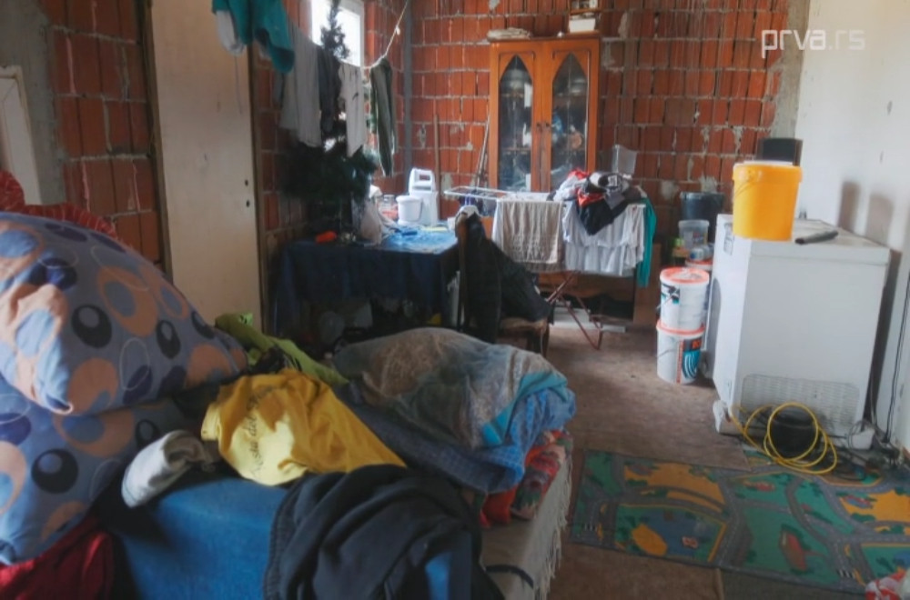 Radna akcija sa Tamarom - 10. sezona, 4. epizoda: Samohrani otac tri dečaka i baka imaju kućicu koja nema priključenu vodu