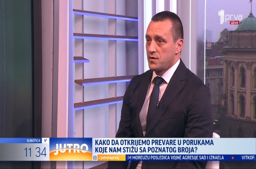 Kako da prepoznamo da je reč o prevari kada nam poruke stižu sa poznatog broja?