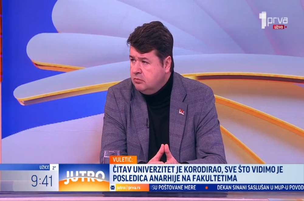 Ko je dozvolio unošenje pirotehnike na fakultet?