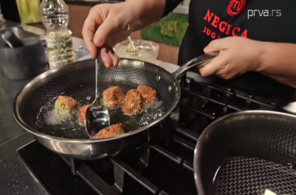 “Ne znam da l’ primećujete, ja sve štedim!”