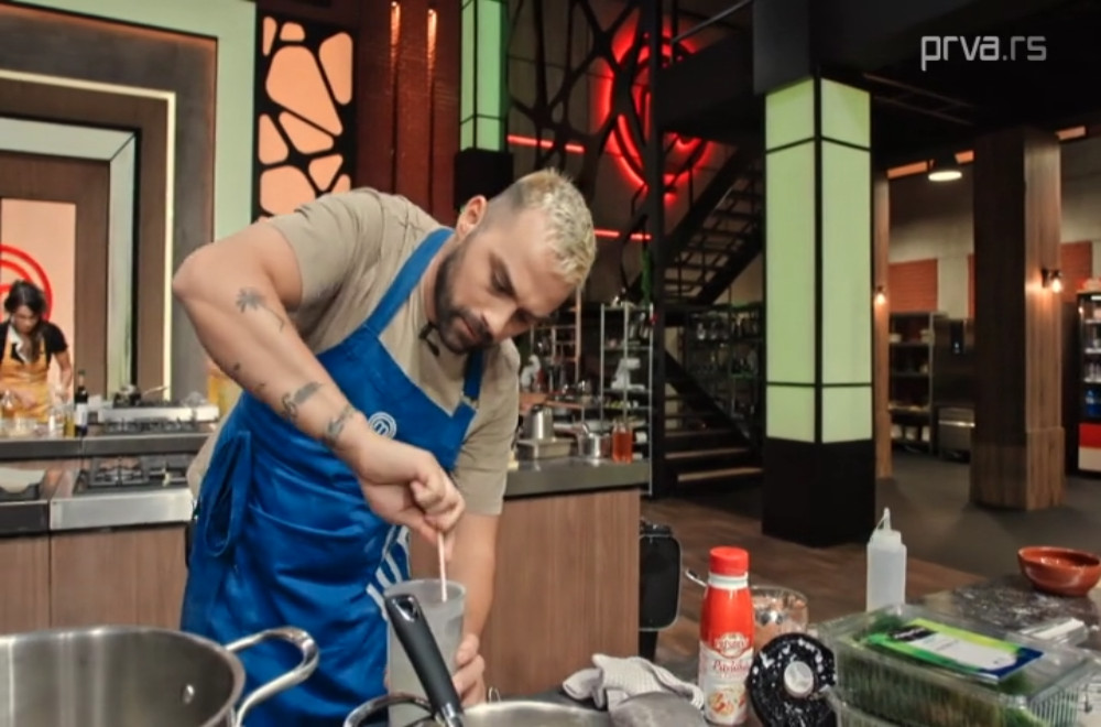 Amer svima pomaže, a sam je u haosu