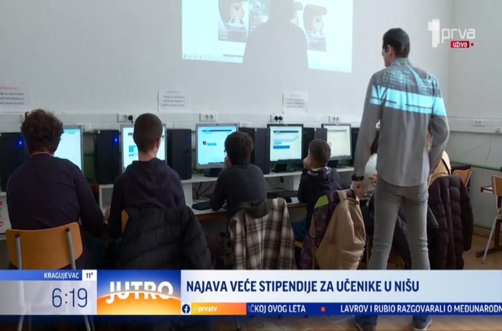 Povećane stipendije i nagrade za najbolje đake u Nišu