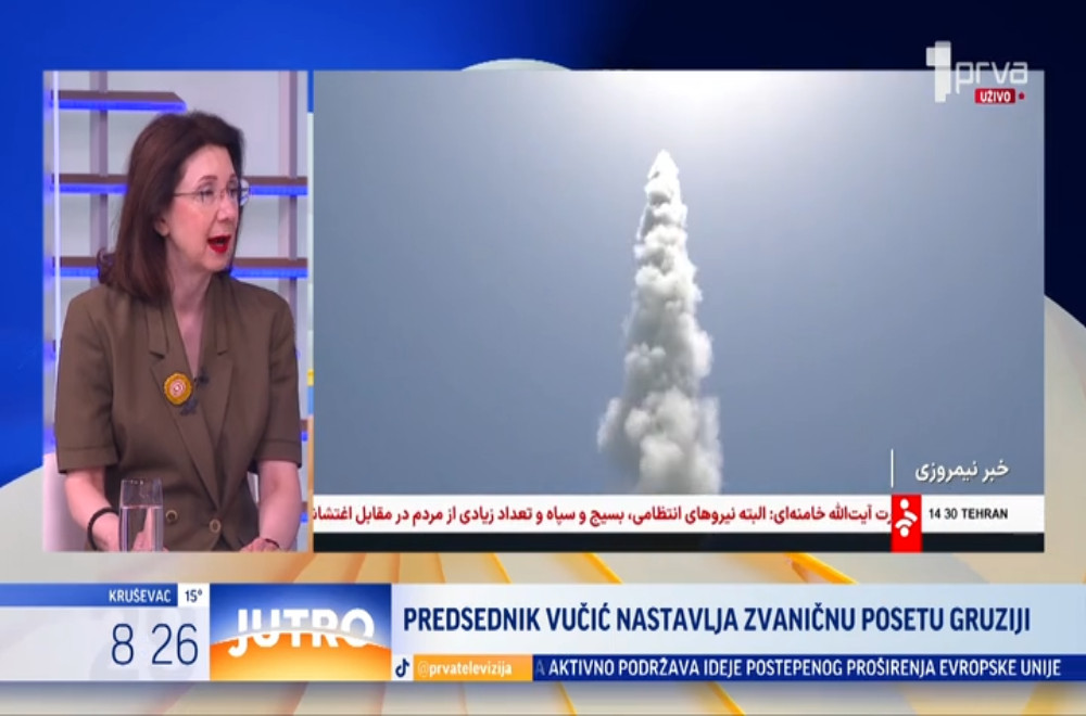 Prelistavanje štampe sa Draganom Mitrović i Miloradom Vučelićem