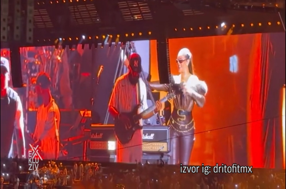 Rijana ponovo na sceni!