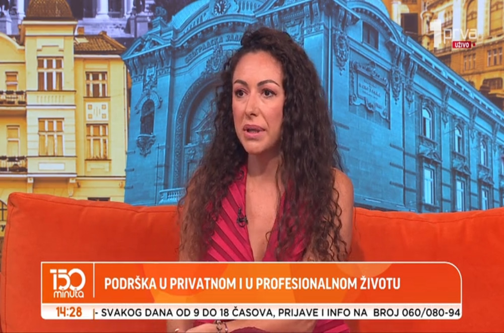 Nakon 20 godina bavljenja muzikom upustila se u solo karijeru