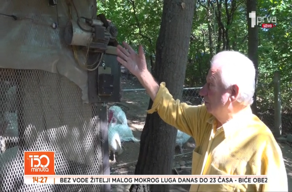 Osmislio kokošinjac koji gotovo sam brine o kokoškama