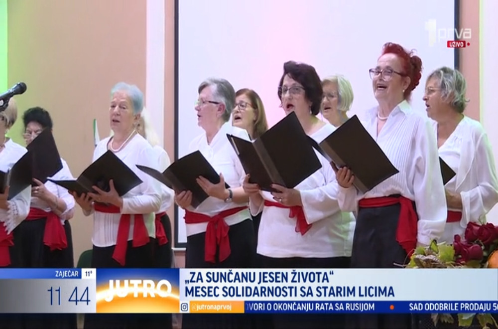 Šabački penzioneri uz pesmu i igru slave jesen života