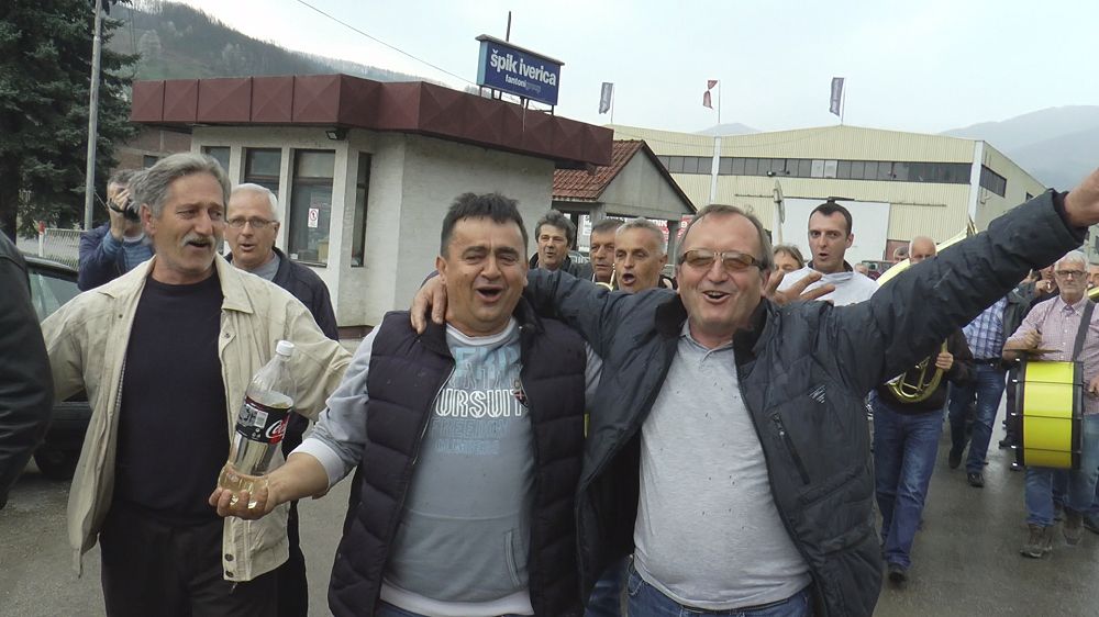 Radnici napustili fabriku uz trube, foto: Prva Tv/PrtScr