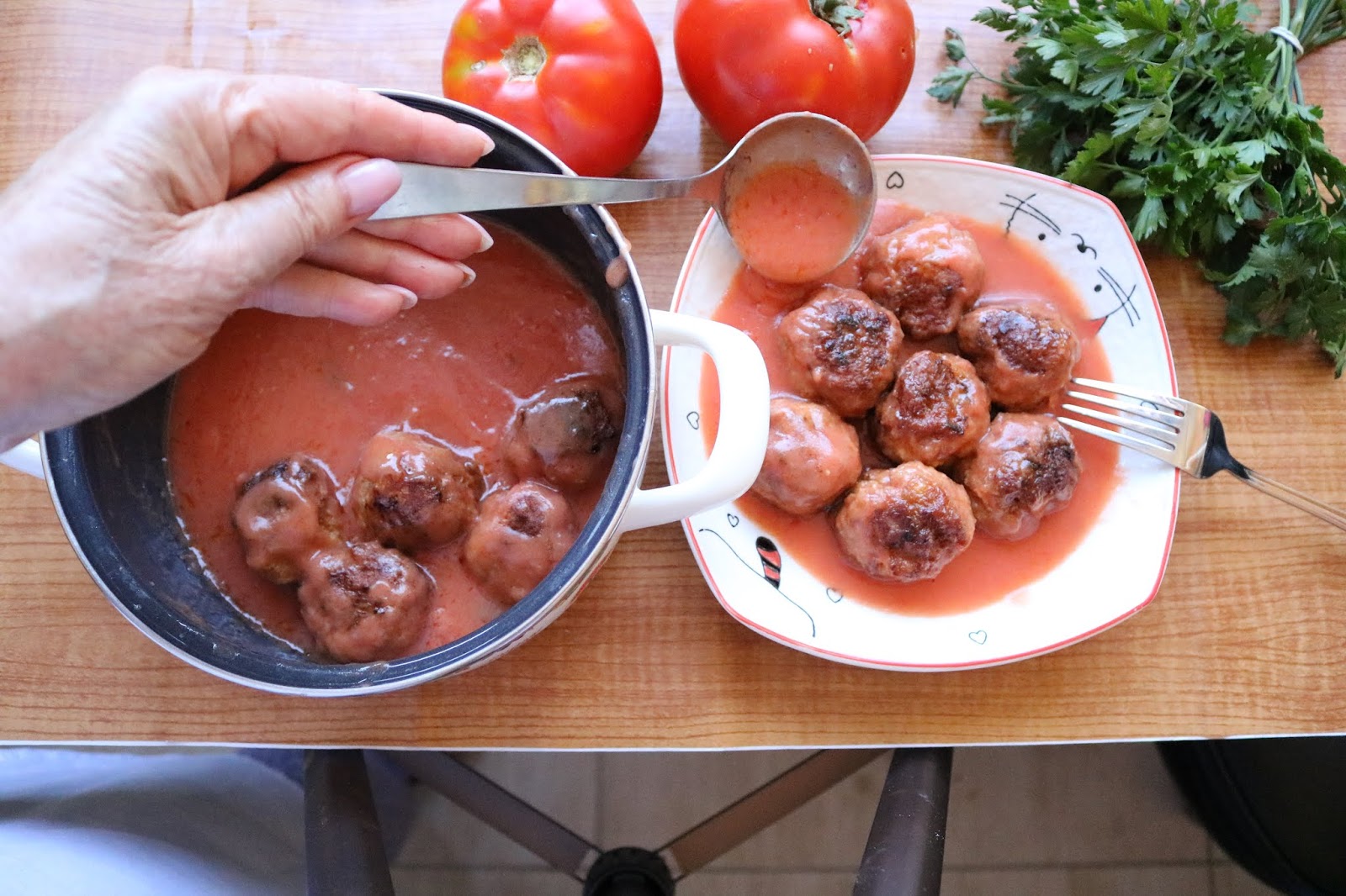 utice u paradajzu, foto: Bakina kuhinja