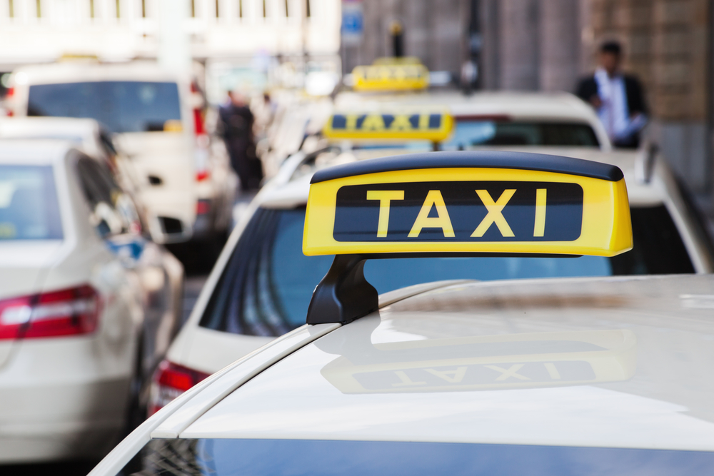Ko prema zakonu moe da obavlja taksi prevoz i kod koga je klju za reenje problema?, foto: Depositphotos/Madrabothair