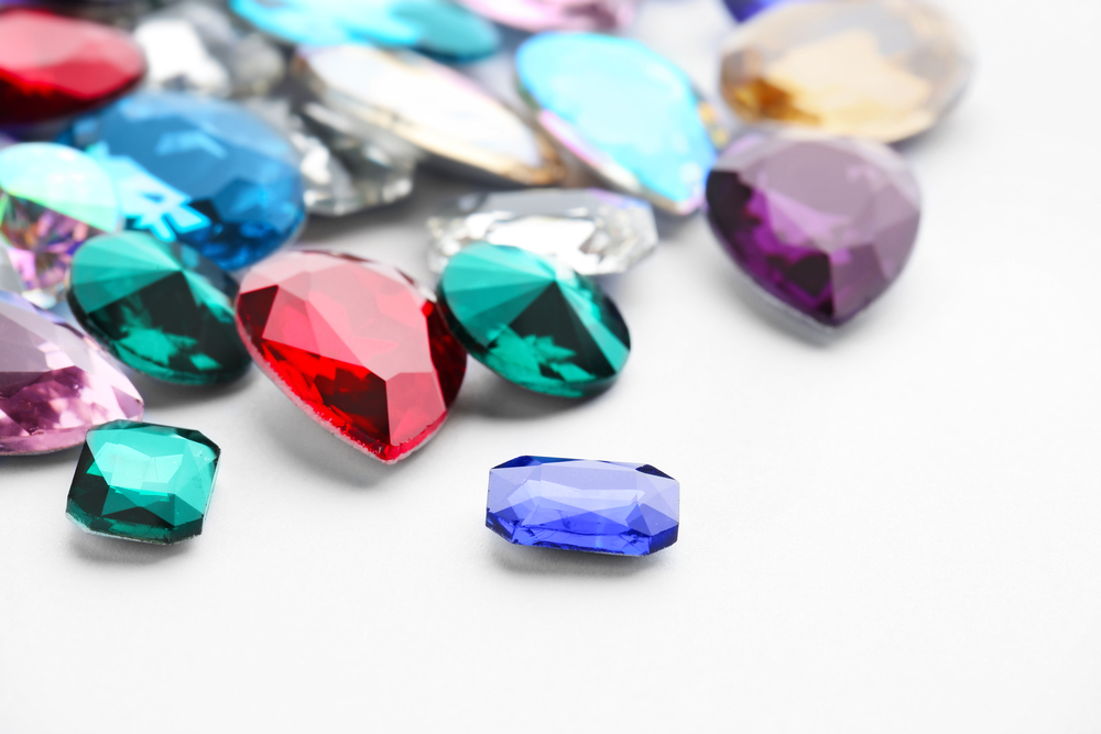 Rubin, dijamant, smaragd, akvamarin, biser..., foto: Depositphotos/belchonock