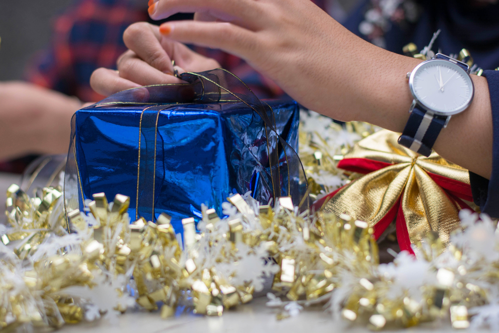 Niste veti sa uvijanjem poklona?, foto: Depositphotos/eptiansavero