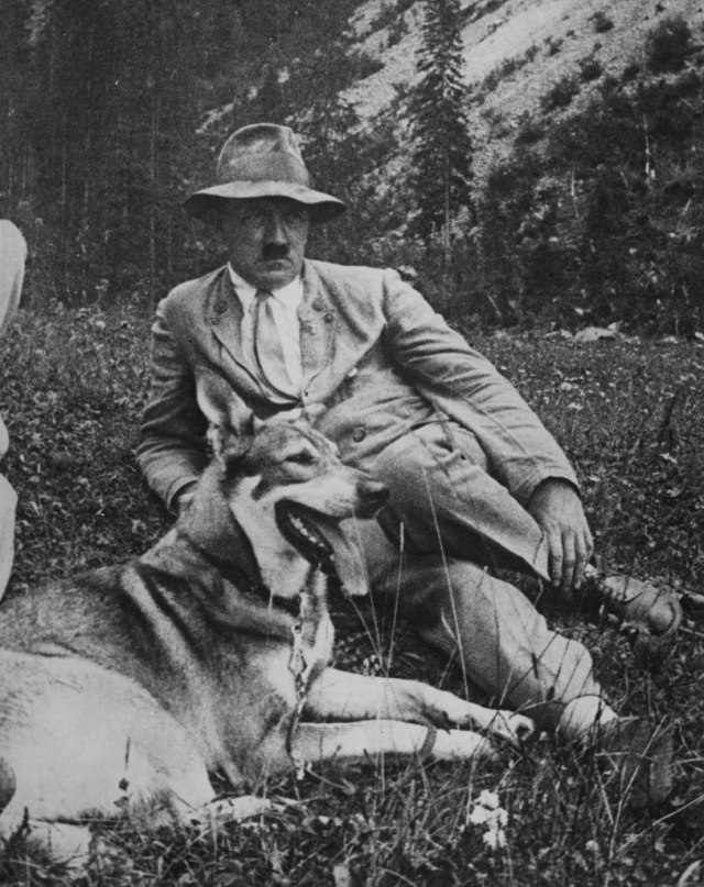 Adolf i njegova mezimica, foto: Photo by Keystone/Hulton Archive/Getty Images