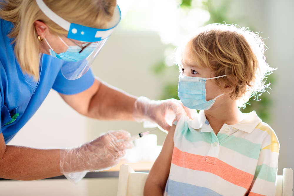 Vakcinacija dece, foto: FamVeld / Shutterstock