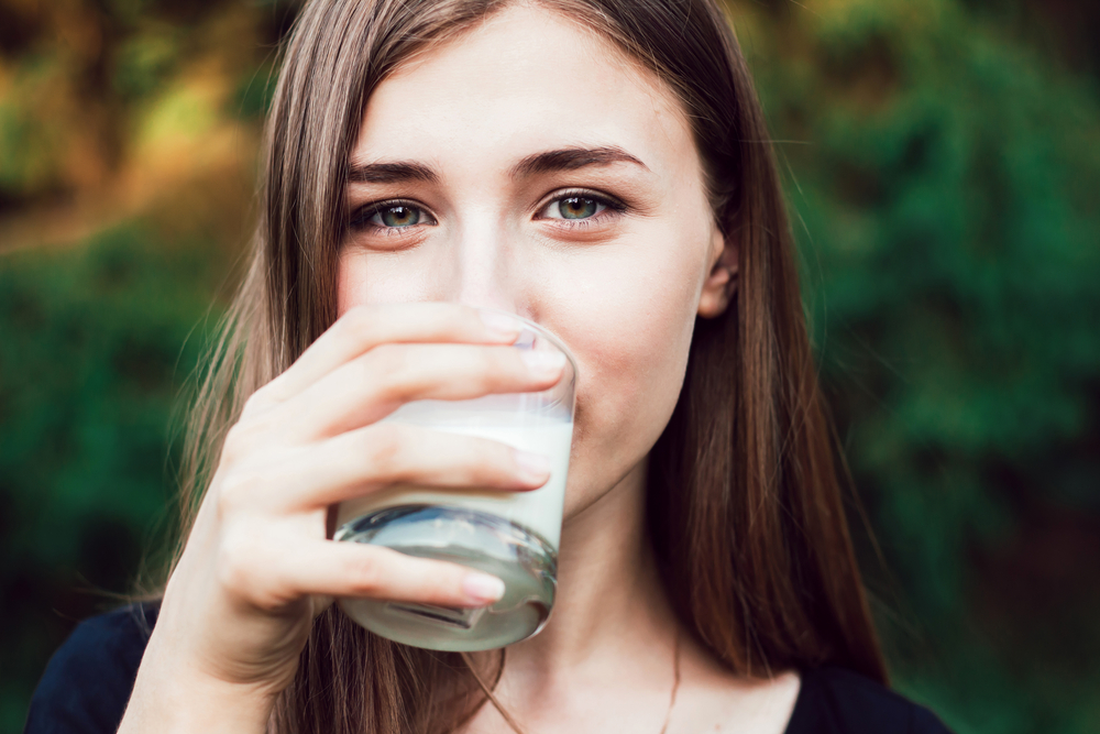 Èaša mleka, foto: Vitalii Krokhmaliuk / Shutterstock