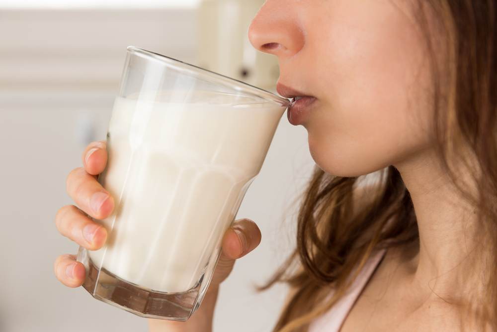 da li kravlje mleko utie na pojavu akni i mitisera?, foto: Summersky/Shutterstock