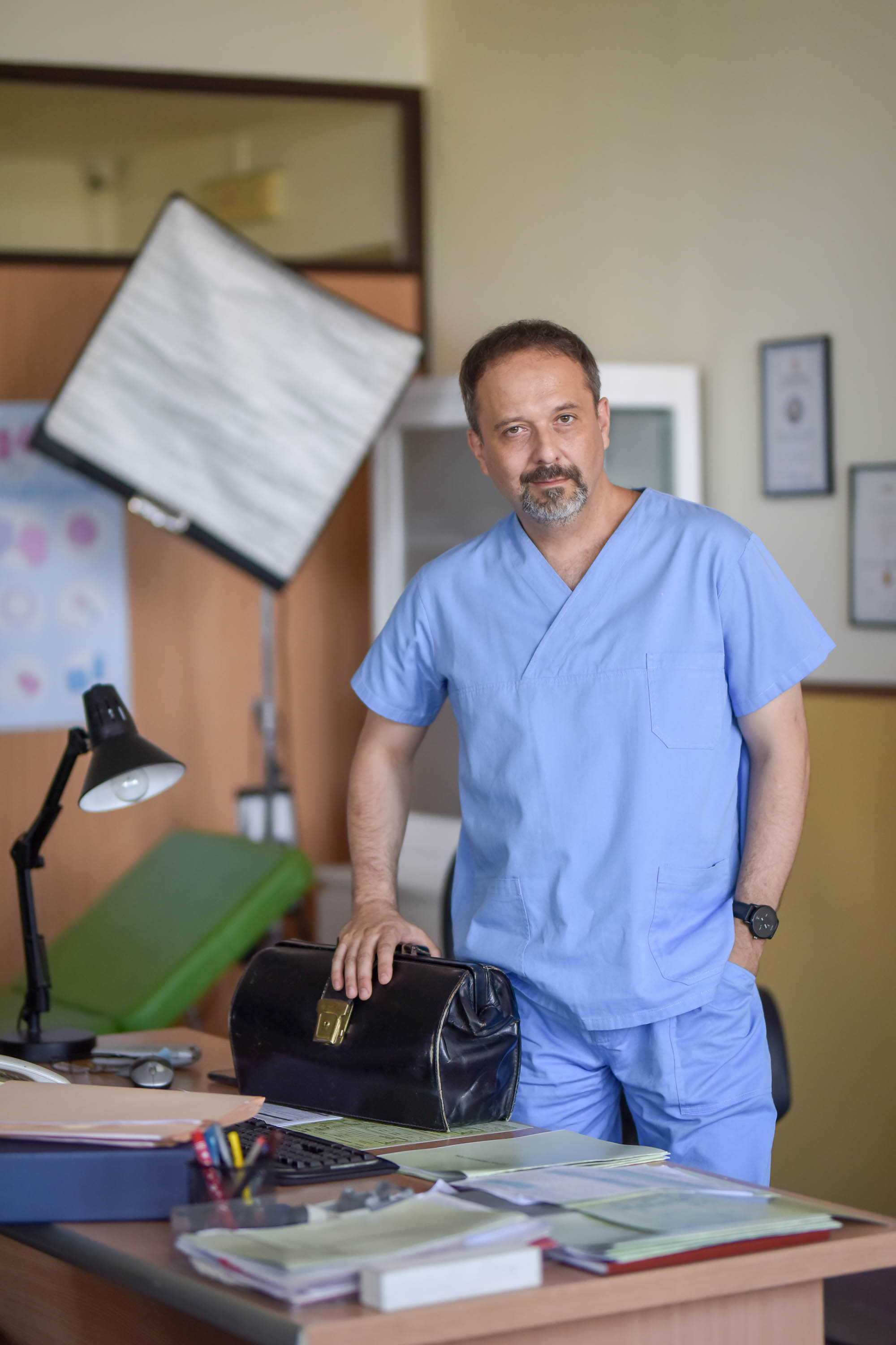 Andrej u seriji Kolo sree glumi lekara, foto: Prva Tv/Aleksandar Krstovi
